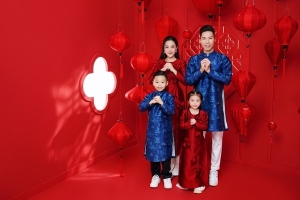 Vợ chồng NSƯT Quốc Nghiệp - ca sĩ Ngọc Mai hạnh phúc đón năm mới