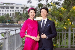 Mỹ nhân Việt chia sẻ khoảnh khắc sánh đôi cùng ông xã ngày đầu năm mới