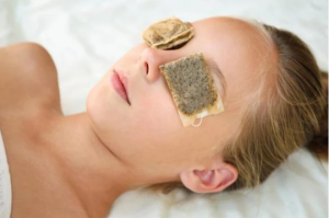 Mẹo nâng cơ mặt, xóa bọng mắt trong tích tắc để thăng hạng nhan sắc ngày Xuân