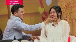 Tô Đình Khánh nghẹn ngào tiết lộ hành động của mẹ vợ trong lần đầu gặp mặt