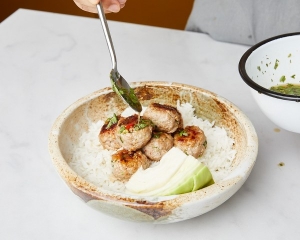 Thực đơn hàng ngày: Thịt viên sả