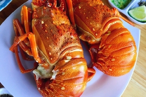 Thực đơn hàng ngày: Tôm hùm hấp rượu vang trắng