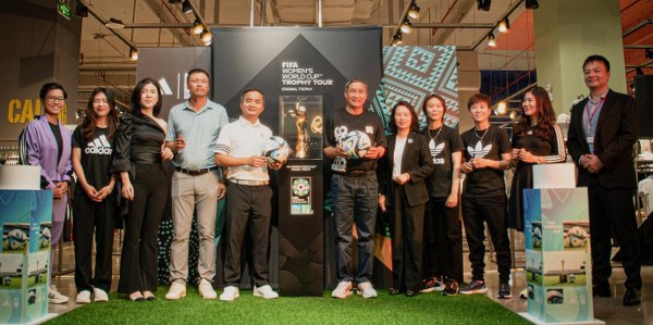 adidas và FIFA đưa cúp vàng Women’s World Cup 2023 đến thăm Việt Nam