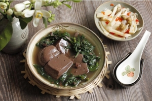 Món ăn chăm dùng để giảm đau đầu, chóng mặt, thiếu máu