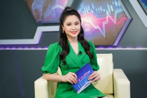  Lý giải gu “tím, xanh” của BTV Mùi Khánh Ly 