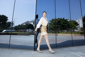 Phong cách thời trang trẻ trung của Lý Nhã Kỳ