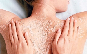 Mẹo làm đẹp vùng da lưng giúp da mịn màng, sạch mụn