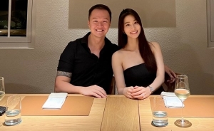 Gu thời trang đồng điệu của Diễm My 9X và bạn trai