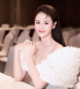 Lương Thu Trang bất ngờ chuyển hướng làm đạo diễn 