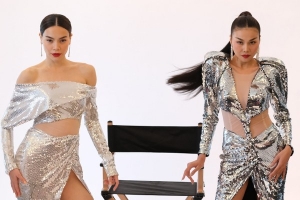  Thanh Hằng và Hồ Ngọc Hà thể hiện sự thân thiết, ăn ý về trang phục