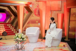 Xúc động lý do nữ doanh nhân xinh đẹp một mình đến ‘Vợ chồng son’