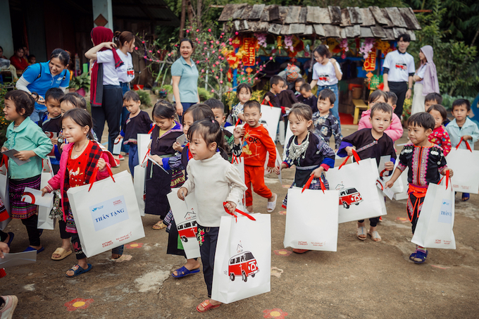 Những món quà ý nghĩa mà Home Credit mang tới cho trẻ em vùng cao​