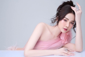 Vẻ đẹp mong manh của Hoa khôi Đỗ Hà Trang