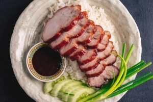 Thực đơn hàng ngày: Cơm thịt xá xíu