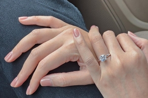 Thanh Hằng nhận lời cầu hôn từ bạn trai