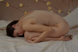 Sinh nhật tuổi 25, Thuỳ Tiên không ngại khoe vết rạn cơ thể