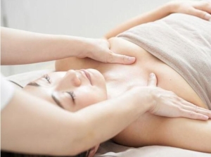 Mẹo chăm sóc da vùng ngực, ngăn ngừa lão hóa và giúp săn chắc