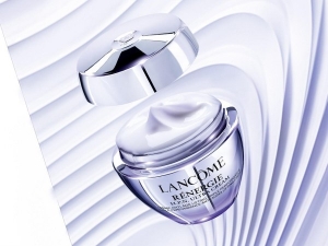 1 bước trước thời gian với Kem dưỡng 300-Peptide Rénergie từ Lancôme