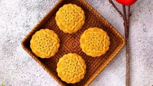 Thực đơn hàng ngày: Bánh Trung thu nhân dừa hành jambon