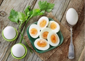 Thức ăn vặt dễ làm dễ mang theo để chống đói mà không sợ tăng cân