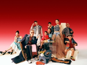 NTK Cao Minh Tiến công bố BST tôn vinh nét đẹp chất liệu thổ cẩm kết hợp với denim