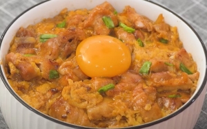 Thực đơn hàng ngày: Cơm gà trứng kiểu Nhật Bản