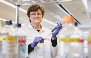 Hai nhà khoa học nữ nhận giải Nobel lĩnh vực Y học và Vật lý