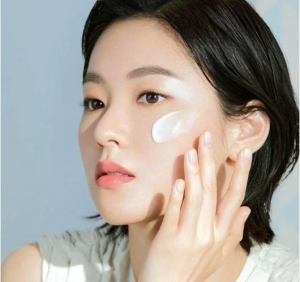 Dưỡng chất chăm sóc da sáng đẹp, trị mụn đầu đen