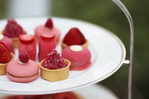 Các khách sạn, khu nghỉ dưỡng và sân golf hưởng ứng tháng nâng cao nhận thức về ung thư vú