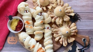 Thực đơn hàng ngày: Bánh mì Halloween