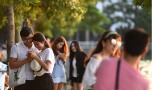 Thời tiết hôm nay ngày 27/10/2023: Miền Bắc ngày nắng mạnh, từ chiều tối mưa giông