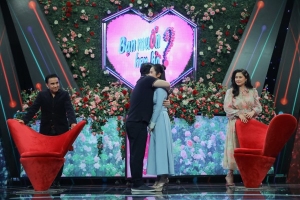 Nhà trai vừa gặp đã chủ động đòi ôm cô gái rồi bất ngờ từ chối hẹn hò