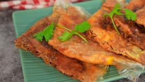 Thực đơn hàng ngày: Bánh tráng nướng pate