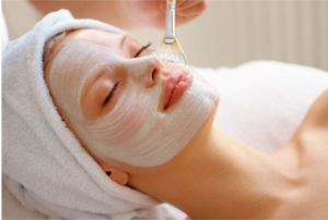 Tips dùng sữa chua để đánh bay nốt mụn đáng ghét, giúp da sáng bật tông