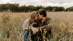 Cách để có mối quan hệ khăng khít với bạn đời trong 'chuyện ấy'