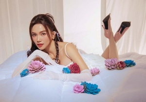 Sĩ Thanh dùng sen đá làm áo khoe trọn đường cong quyến rũ