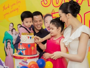 Hoa hậu Sang Lê cùng chồng tổ chức sinh nhật cho 2 con