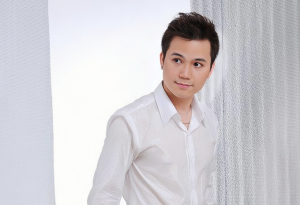 Ca sĩ Tuấn Khang đột ngột qua đời ở tuổi 42 do tai nạn bất ngờ tại nhà