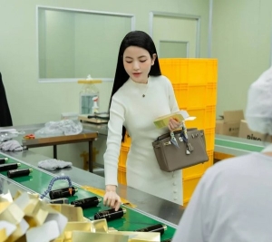 Chu Thanh Huyền - vợ sắp cưới của cầu thủ Quang Hải sở hữu nhan sắc nổi bật