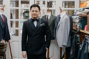 Nhạc sĩ Nguyễn Đức Cường chuẩn bị rước ca sĩ Vũ Hạnh Nguyên về dinh