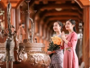 Đi chùa ngày Tết nên làm điều này để may mắn, phước lành cả năm