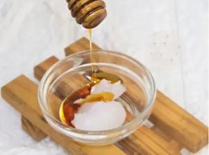 Công thức làm mặt nạ môi từ sáp dưỡng ẩm để có làn môi xinh 