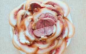 Thực đơn hàng ngày: Bắp giò heo ngâm mắm