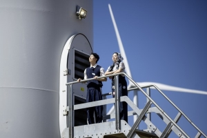 Hương Lý ra mắt MV 'Yêu nhiều hông?' đầu tư chỉn chu