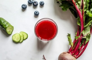 Mẹo dùng dưa chuột loại bỏ quầng thâm, bọng mắt