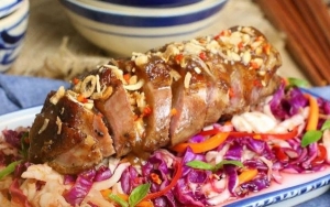 Thực đơn hàng ngày: Gỏi vịt sốt me