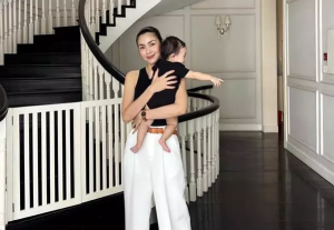 Tăng Thanh Hà hiếm hoi khoe khoảnh khắc cận mặt con trai út