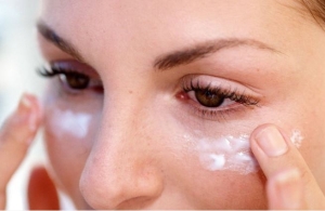 Mẹo đơn giản giải quyết tình trạng mắt thâm như gấu trúc