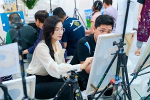 Họa sĩ Lương Giang và hành trình mang hy vọng cho trẻ tự kỷ