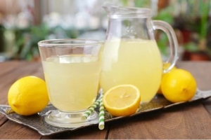 Sáng ngủ dậy uống 1 cốc nước này: Tốt hơn ăn yến, uống sâm